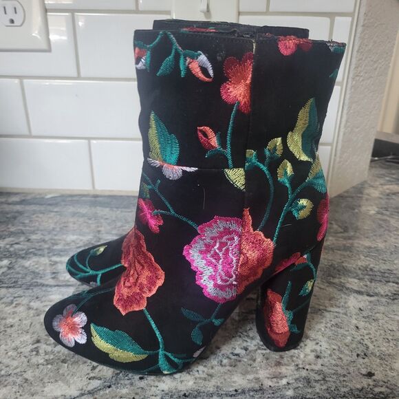 New Justfab Embroidered Fabric Booties Embroidered Floral Size 7 - Picture 3 of 6
